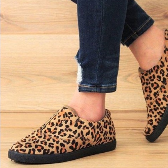 CHEETAH PRINT SNEAKERS- Shoe - Picture 2 of 2